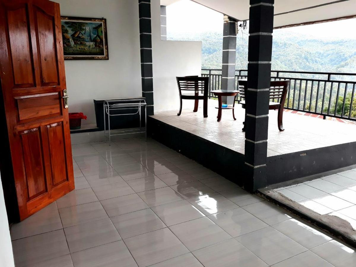 One Homestay And Warung Munduk Exteriér fotografie