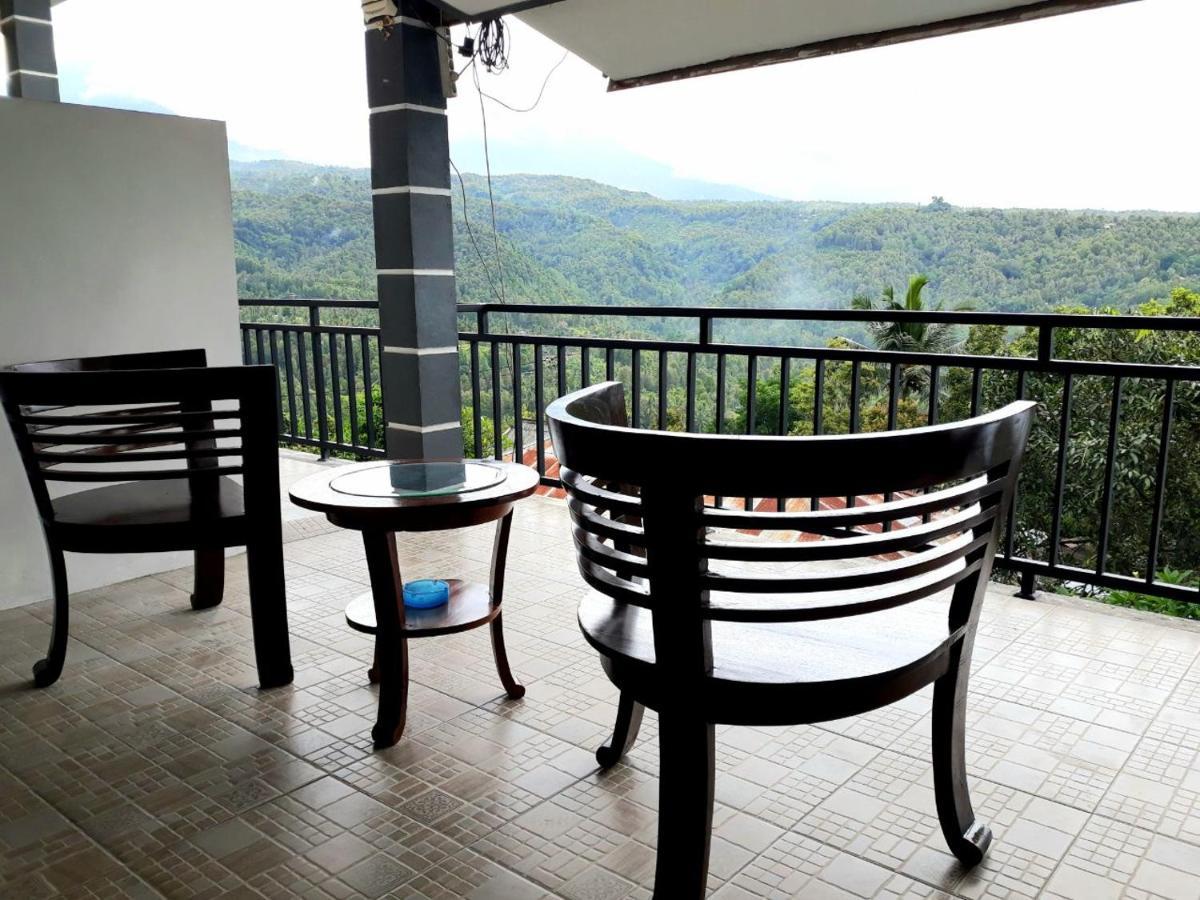 One Homestay And Warung Munduk Exteriér fotografie