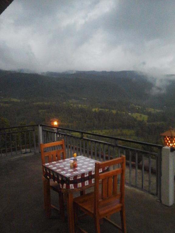 One Homestay And Warung Munduk Exteriér fotografie