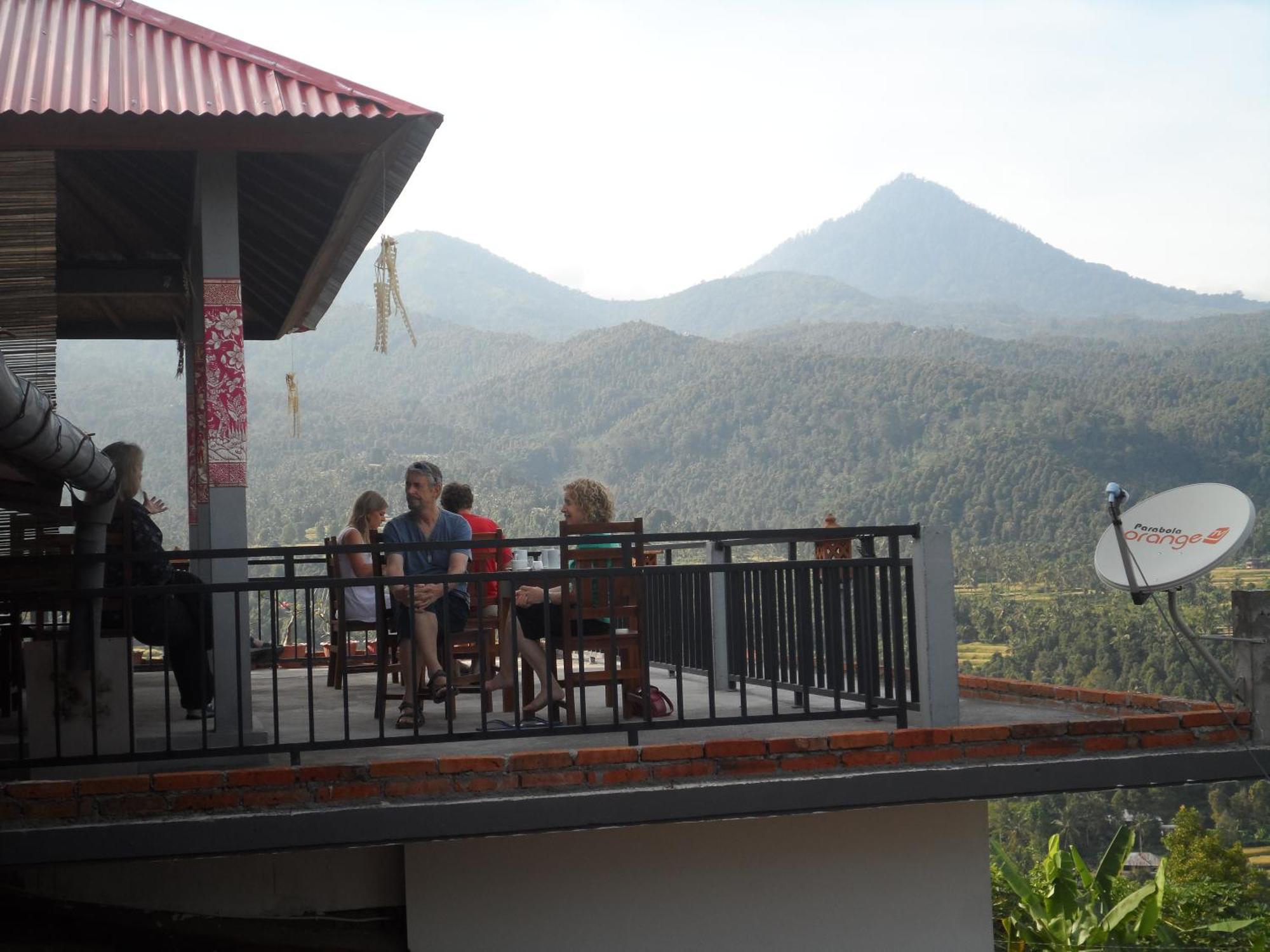 One Homestay And Warung Munduk Exteriér fotografie