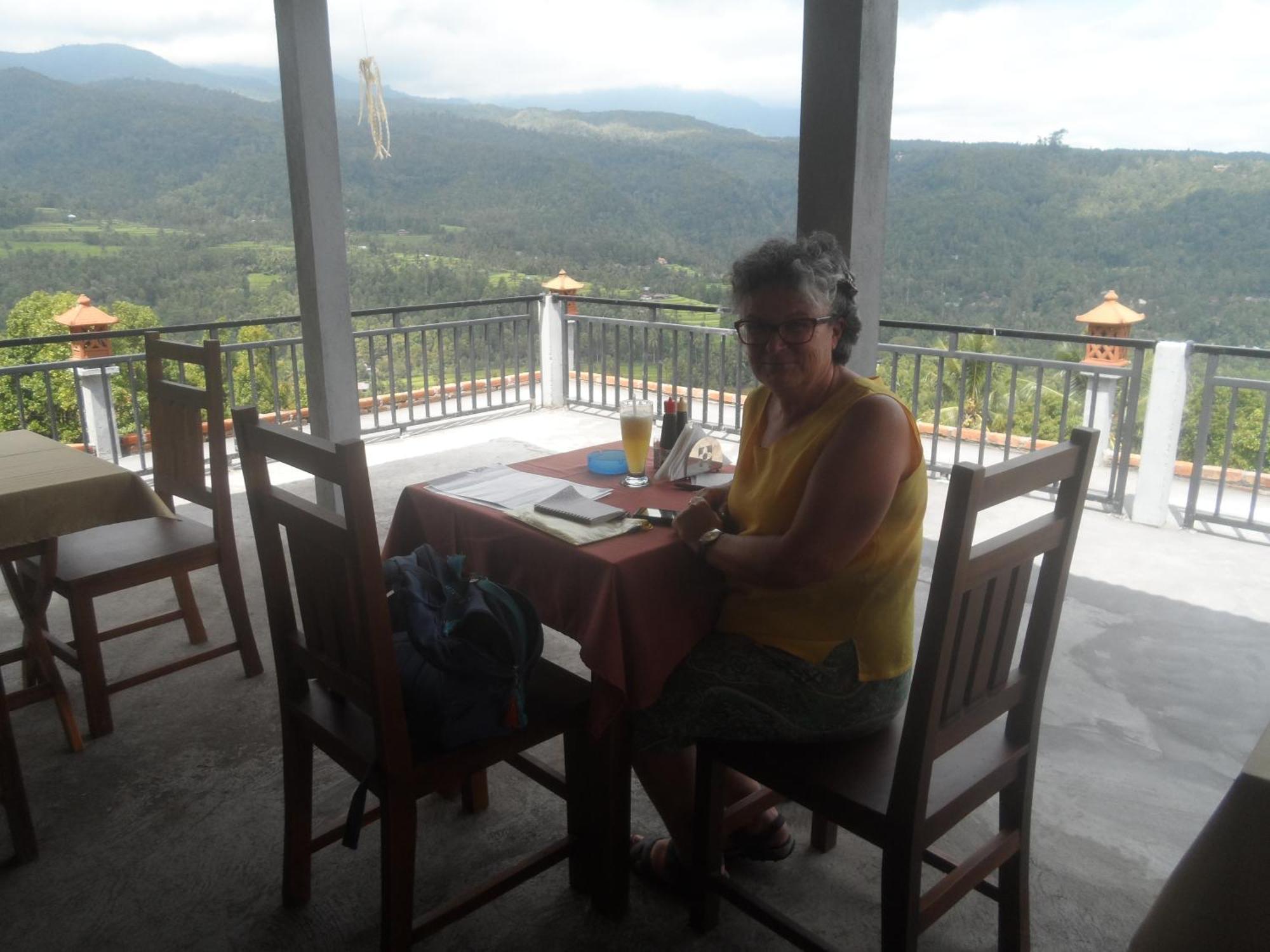 One Homestay And Warung Munduk Exteriér fotografie