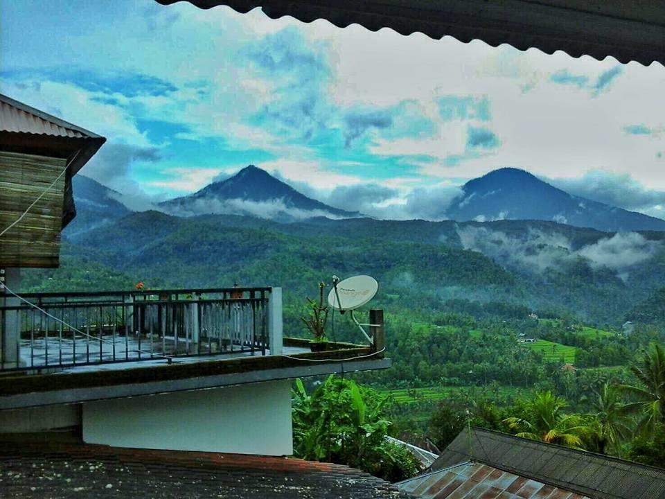 One Homestay And Warung Munduk Exteriér fotografie