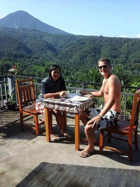 One Homestay And Warung Munduk Exteriér fotografie