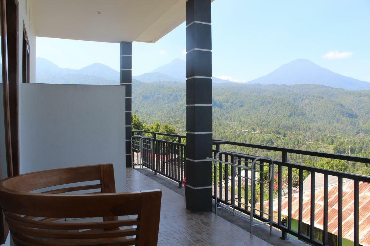 One Homestay And Warung Munduk Exteriér fotografie