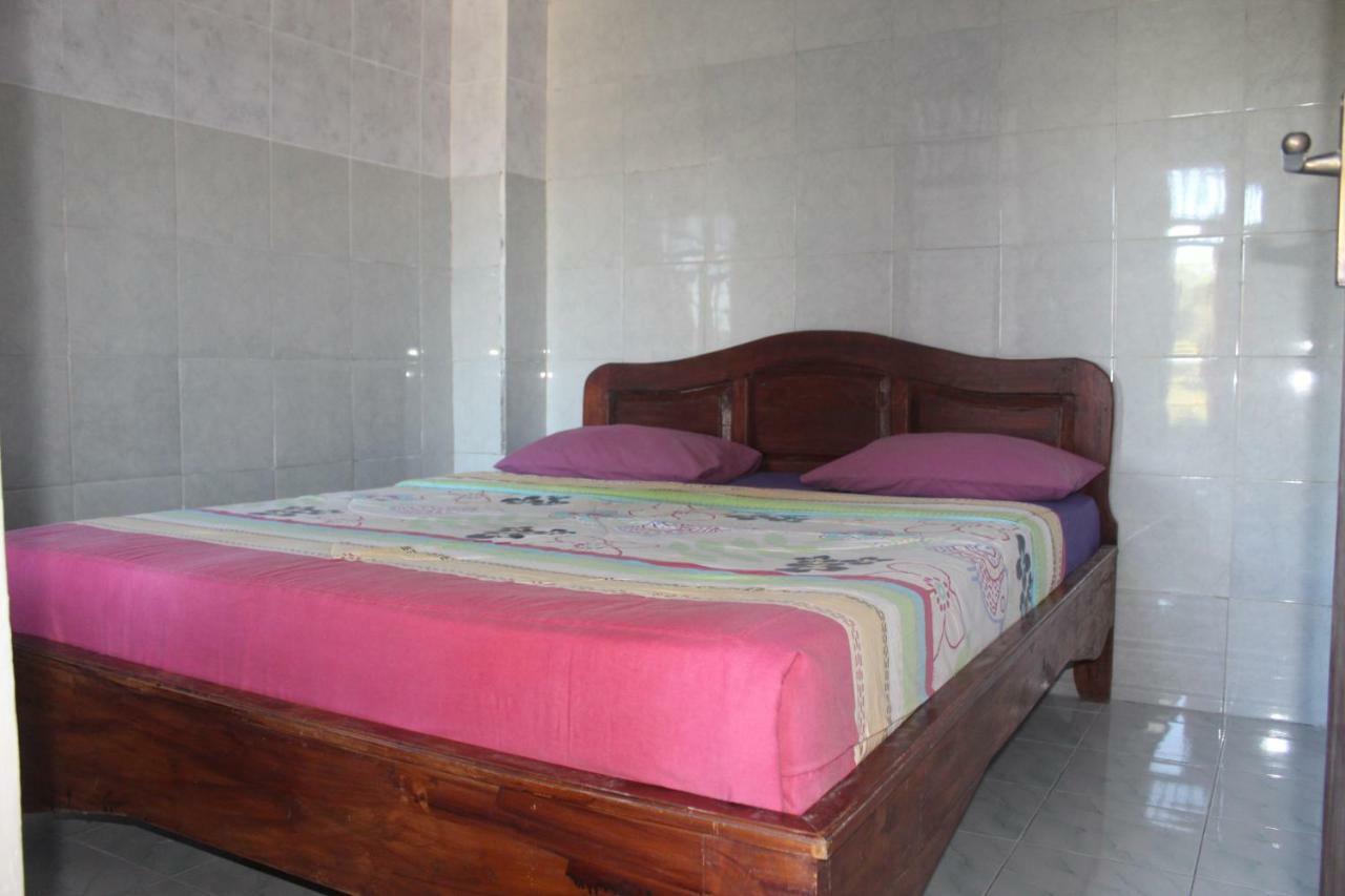 One Homestay And Warung Munduk Exteriér fotografie