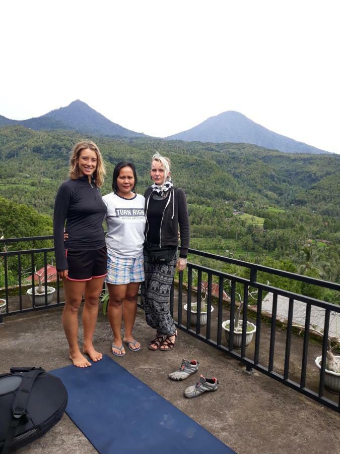 One Homestay And Warung Munduk Exteriér fotografie