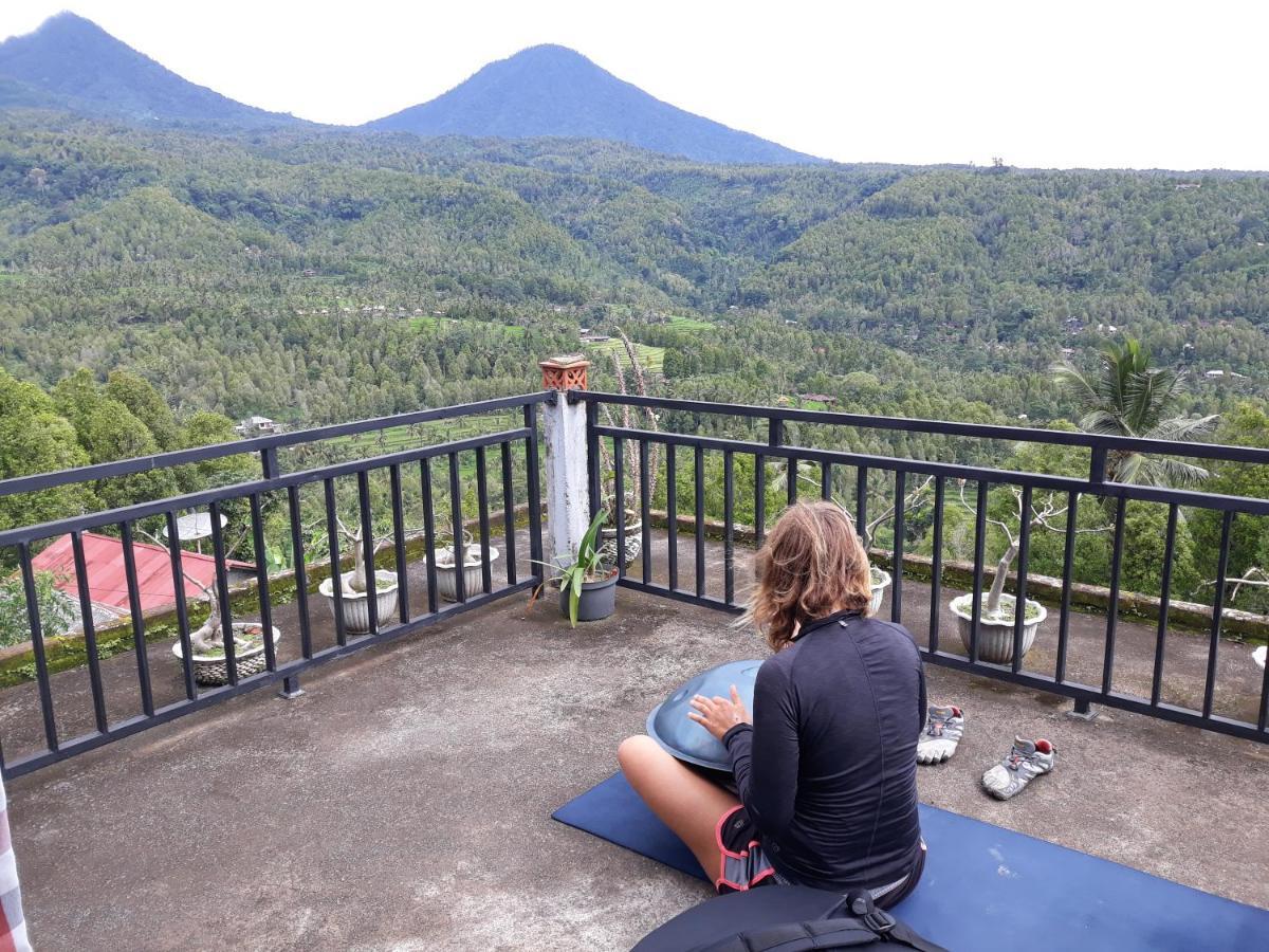 One Homestay And Warung Munduk Exteriér fotografie